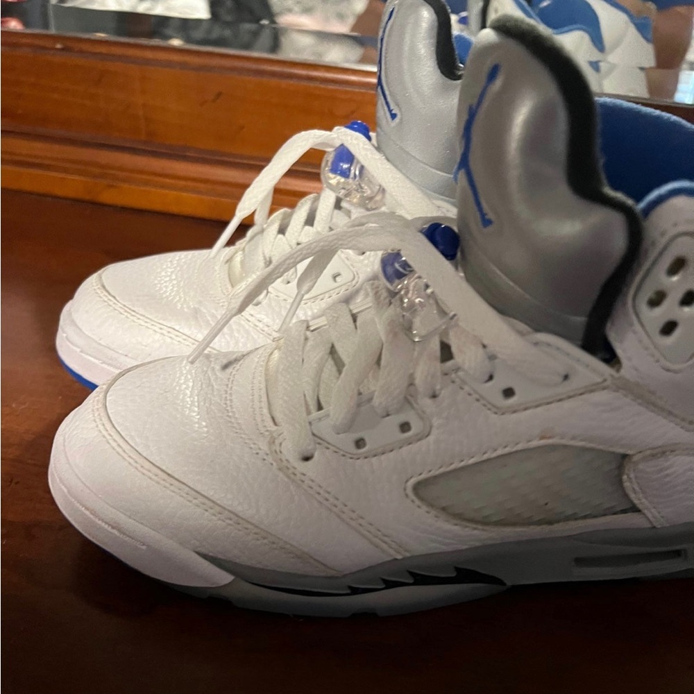 Air jordan 5s size 5.5Y